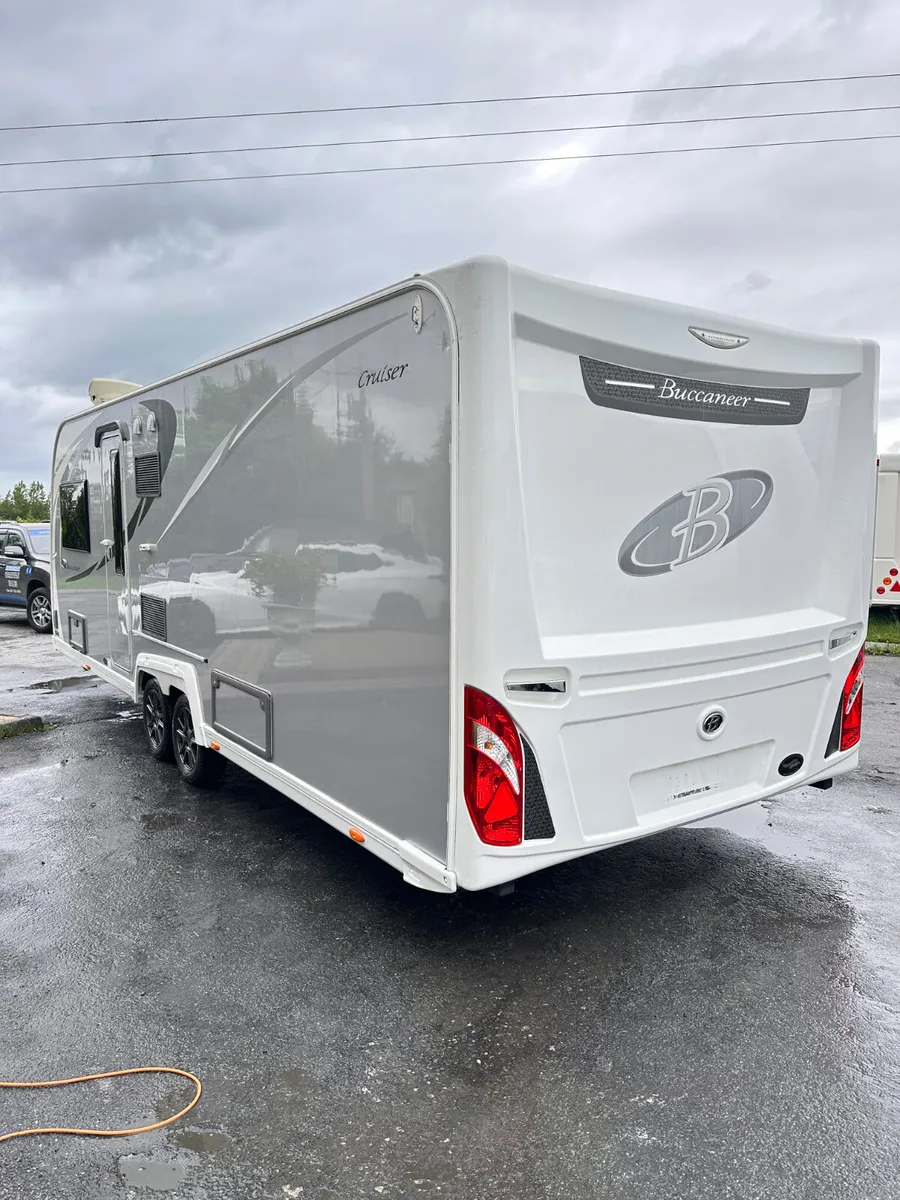 ✨STUNNING BUCCANEER CRUISER 4 BERTH ISLAND BED✨ - Image 3