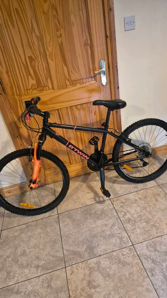 Kids youngster btwin 24inch wheel bike