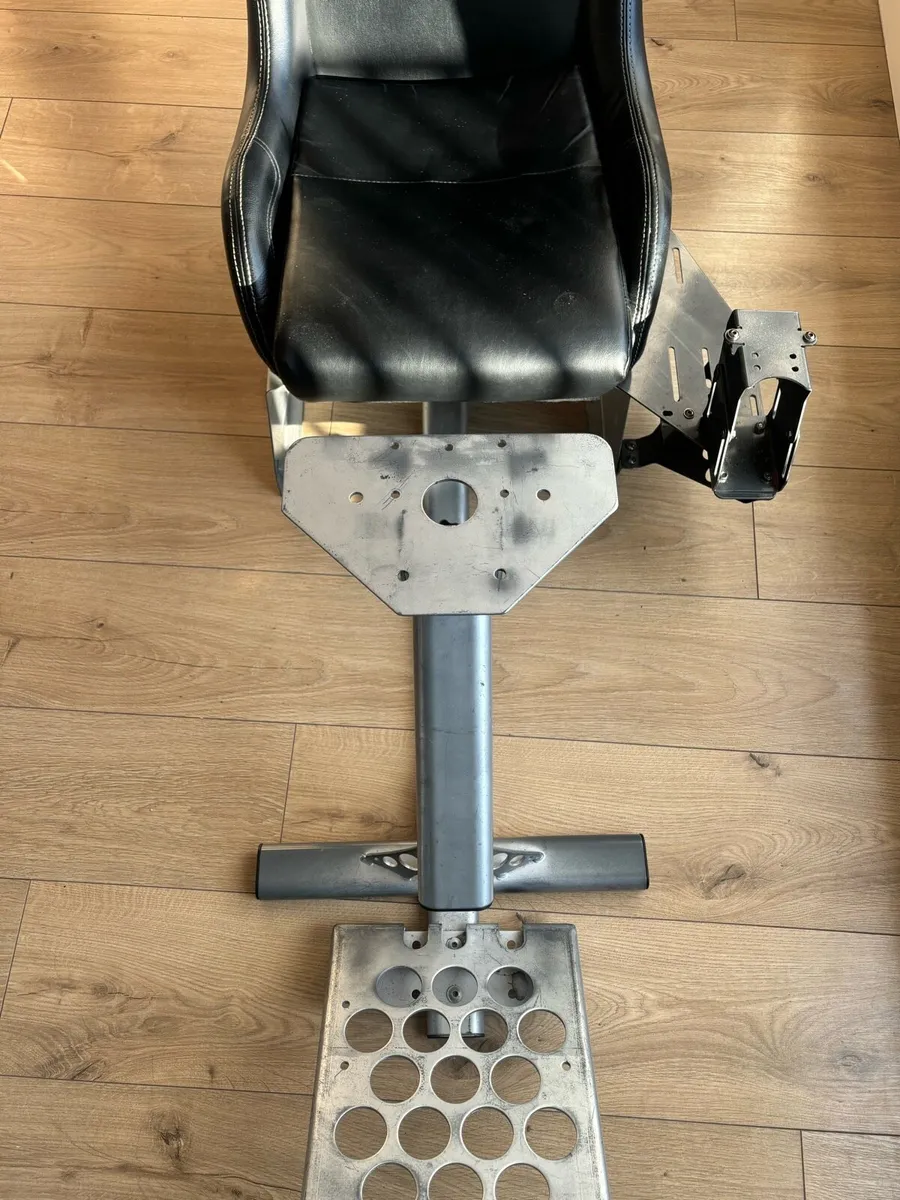 Sim racing gaming cockpit chair - Image 2