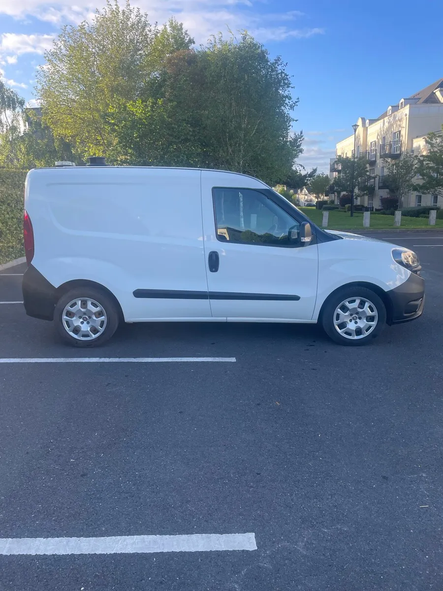 2018 Fiat Doblo NEW DOE 05/2027 LOW KILOMETERS - Image 2