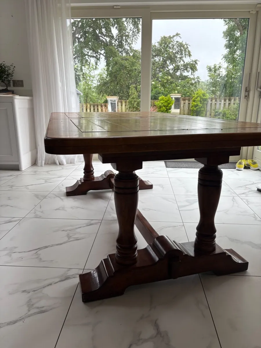 Kitchen table - Image 1