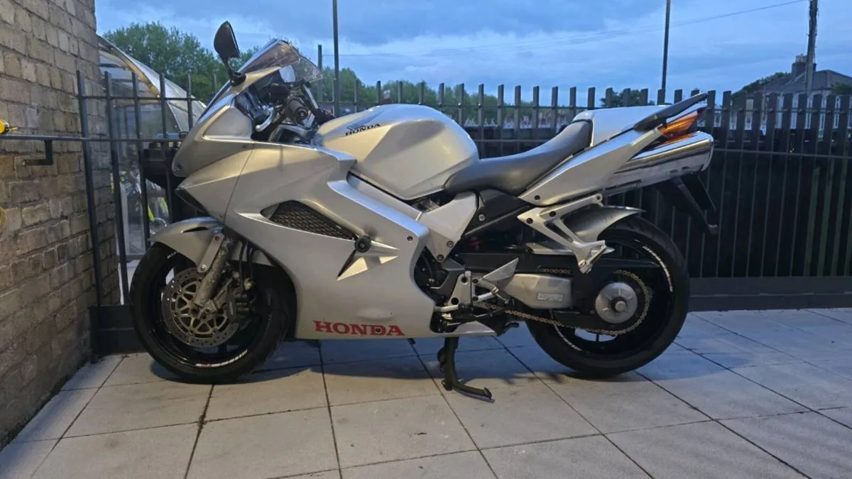 Honda vfr 800 vtec - Image 2