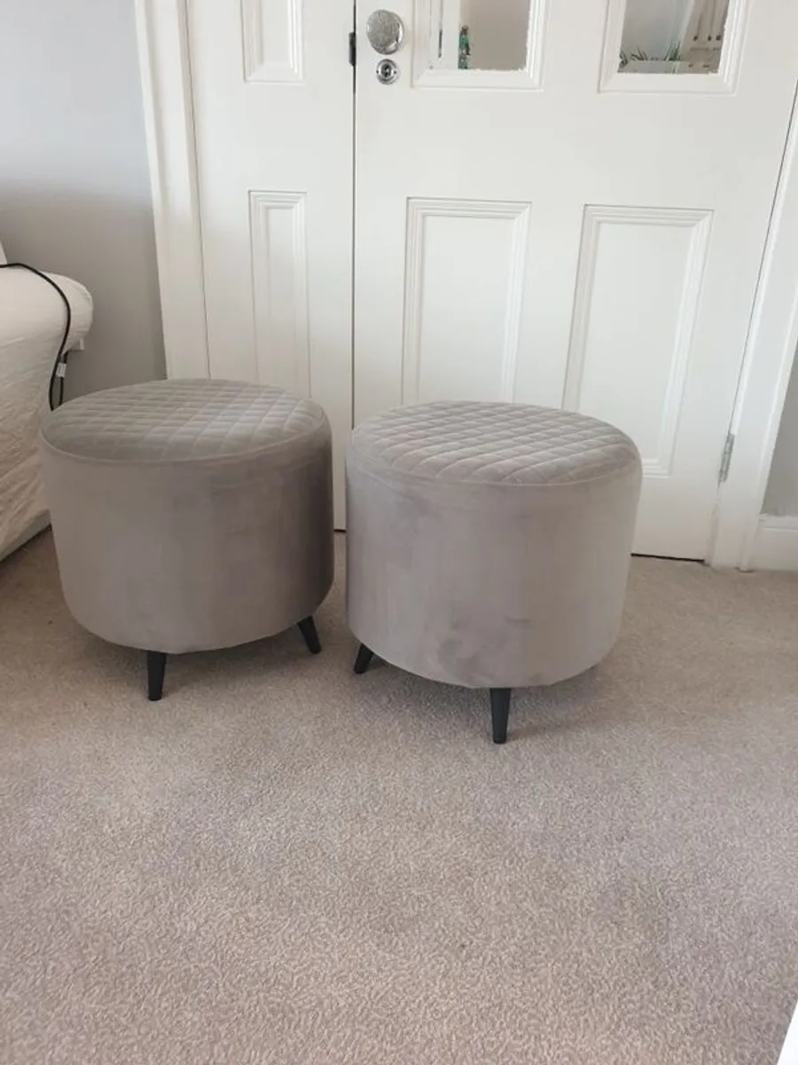 2x Grey Velvet Pouffes - Image 2