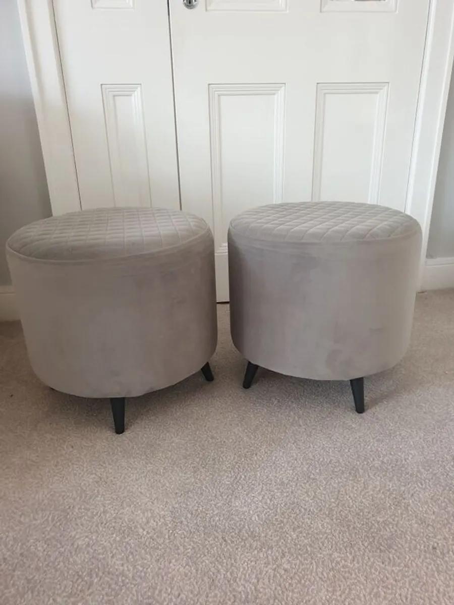 2x Grey Velvet Pouffes - Image 3