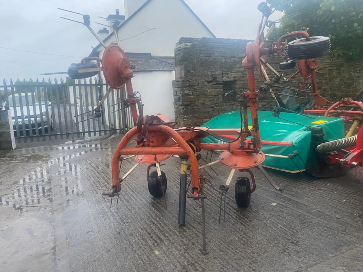 Kuhn 4 rotor tedder - Image 2