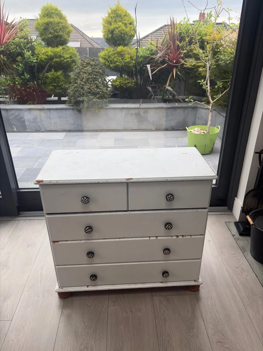 Painted Pine chest of drawers - Image 2