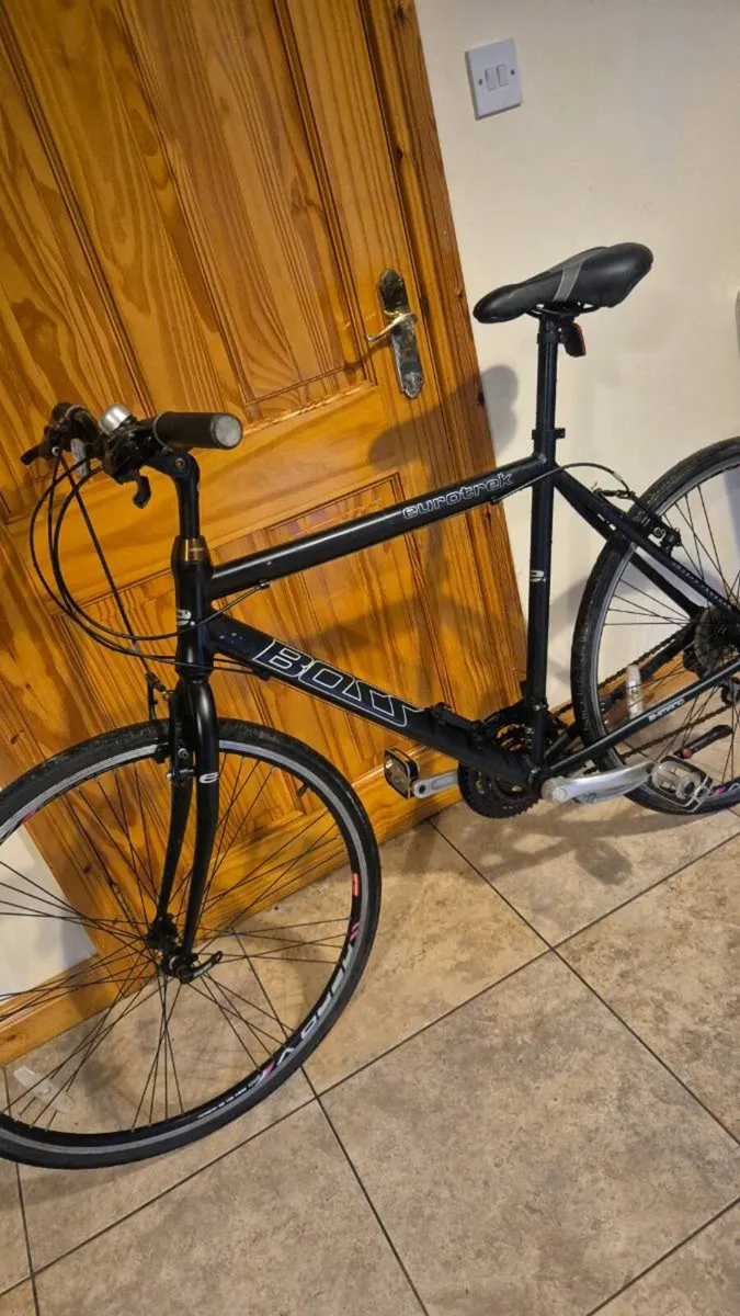 Boss road adult bike 37inch - Image 1
