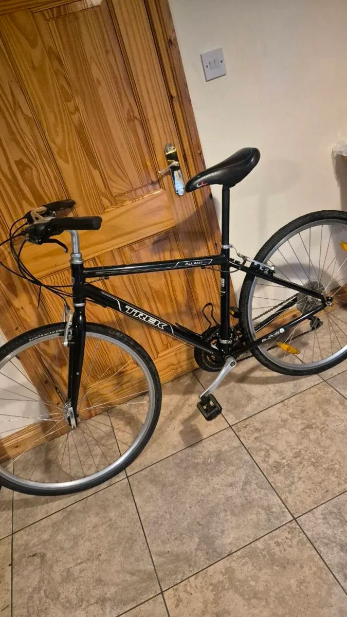 Trek allant adult road aluminum bike 37inch wheels - Image 1