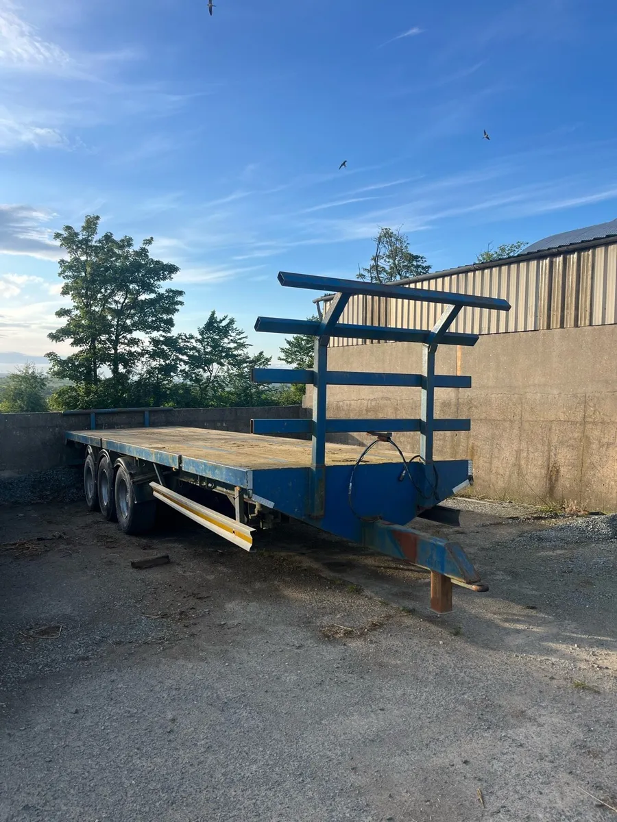 Bale trailer 32ft - Image 1