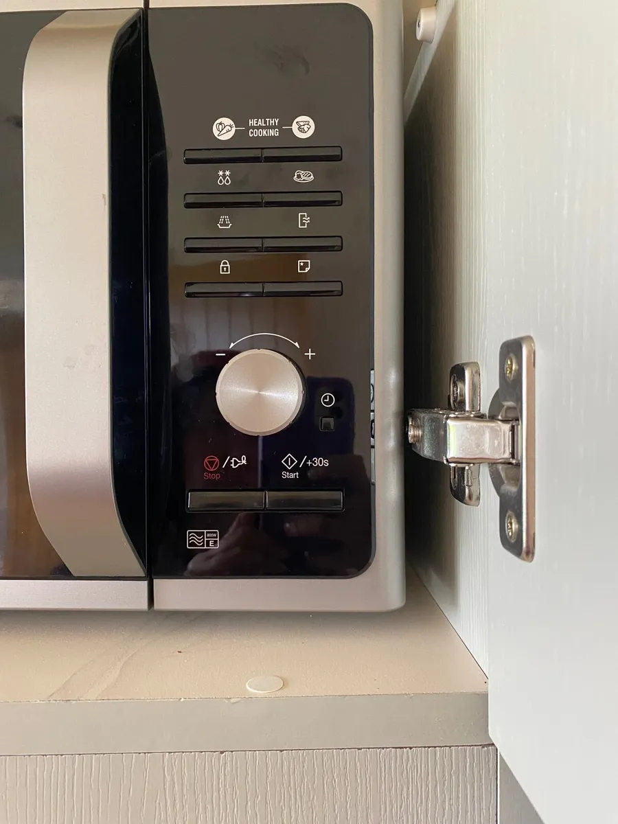 Samsung Microwave - Image 2