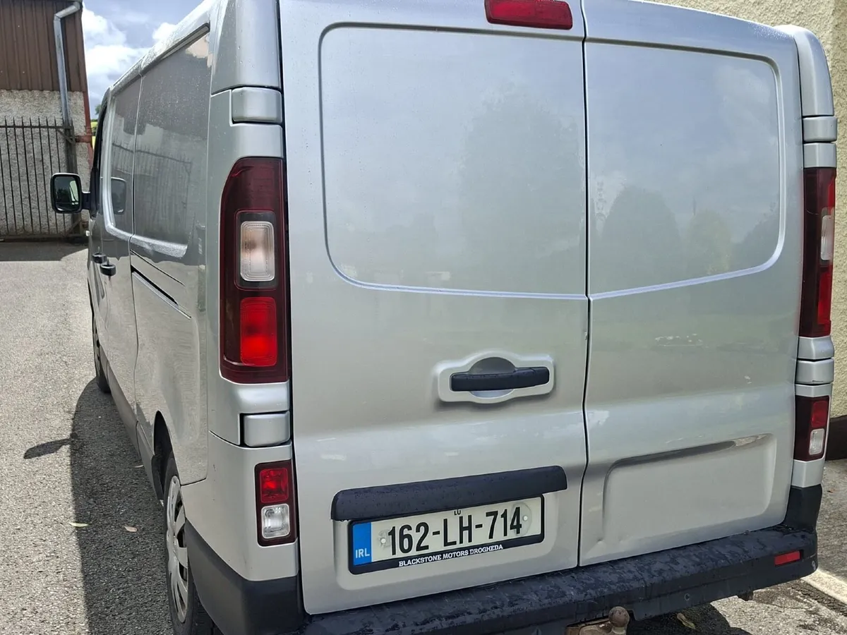 Renault Trafic 2016 - Image 2