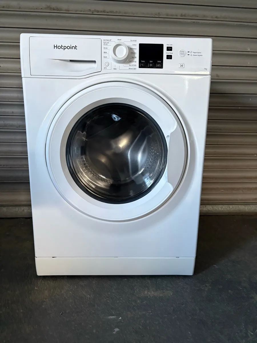Hotpoint Washing Machine 7kg 1400 spin - Image 1