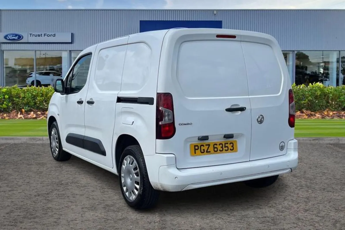 Vauxhall Combo 1.6 Turbo D 2000 Sportive Panel Van - Image 2