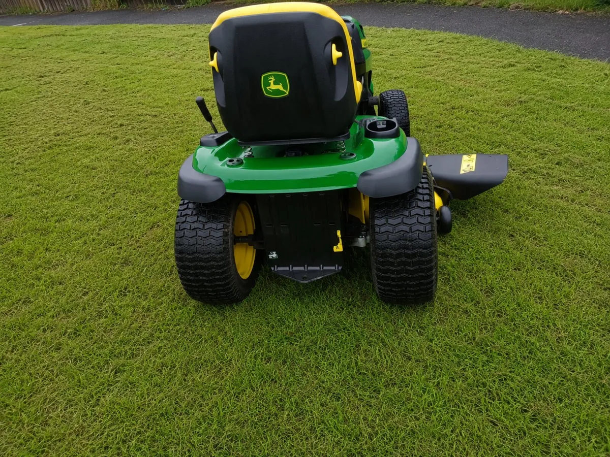 John deere ride on lawnmower - Image 3