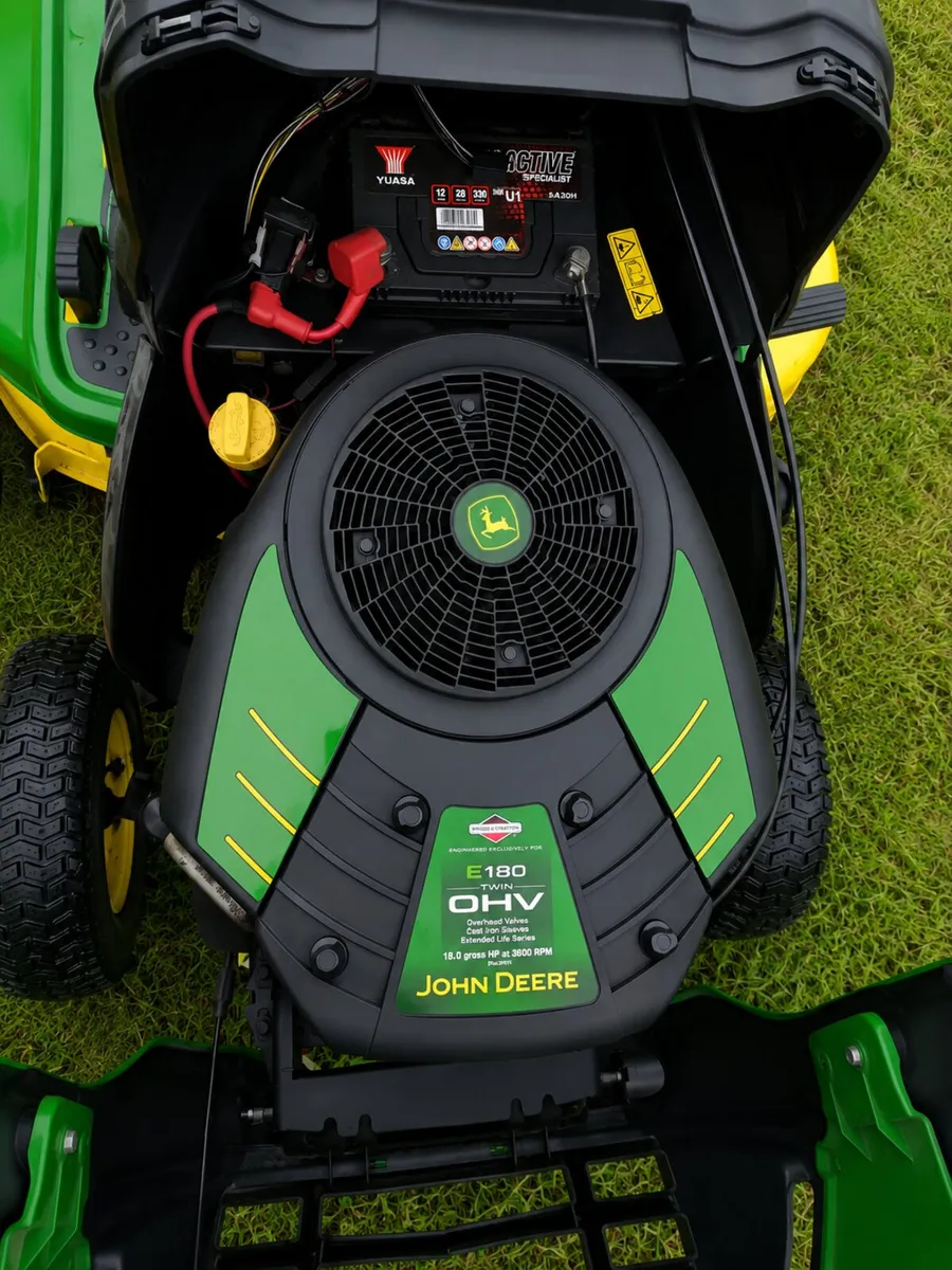 John deere ride on lawnmower - Image 4