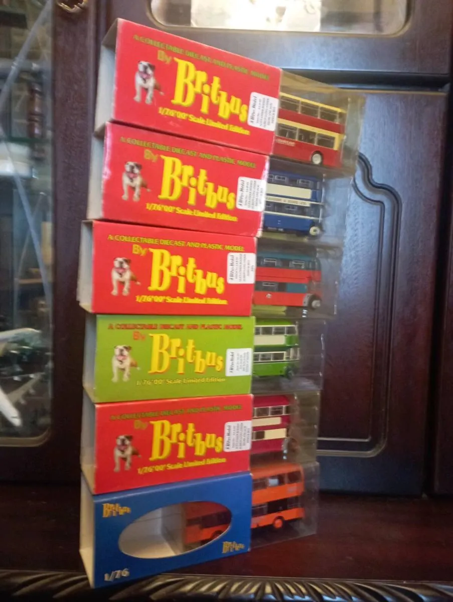 A COLLECTION OF DIE-CAST BRITBUESES.1-76 SCALE. - Image 1