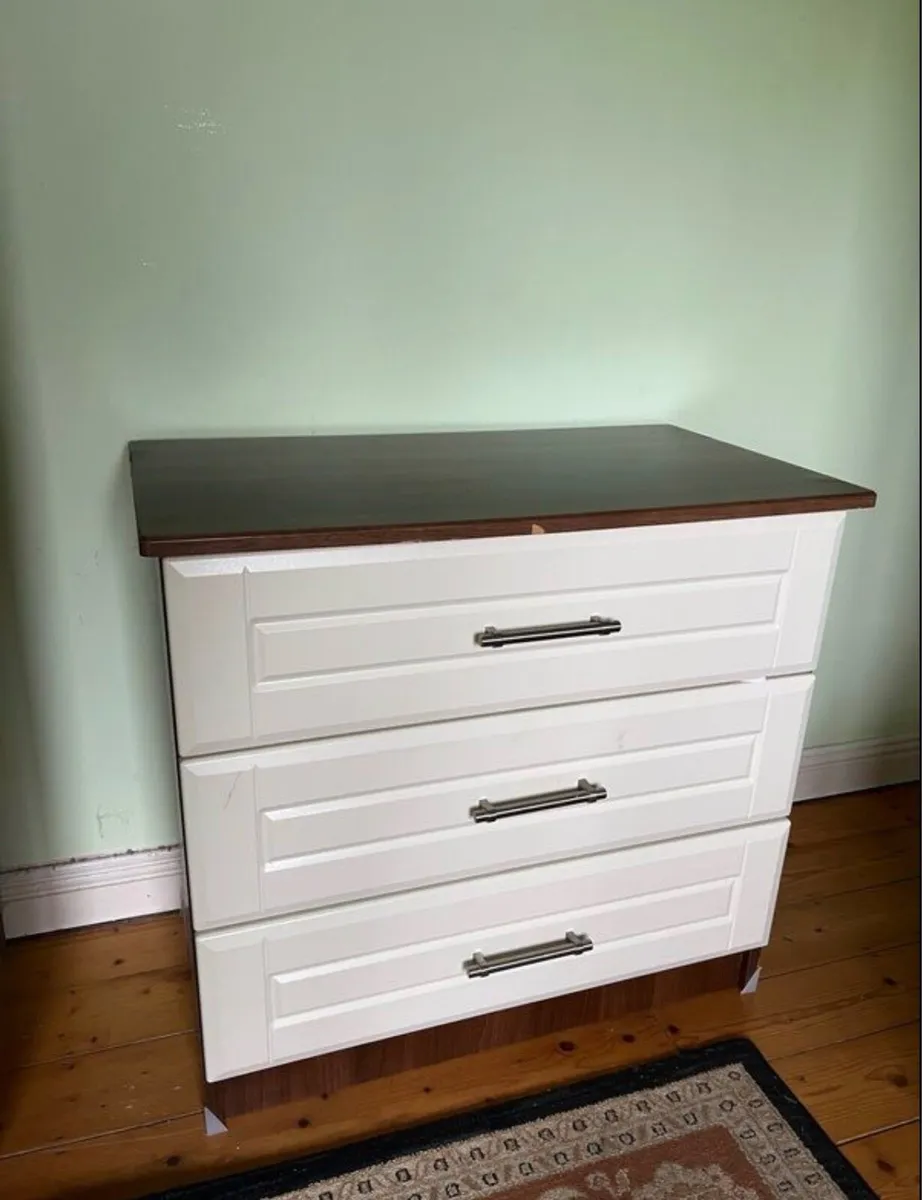 Chest drawer - Image 1