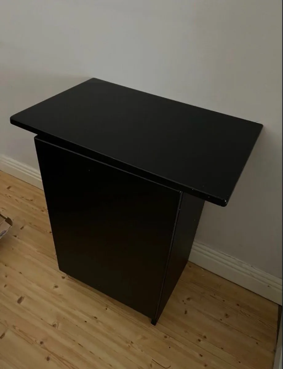 Storage unit - Image 1