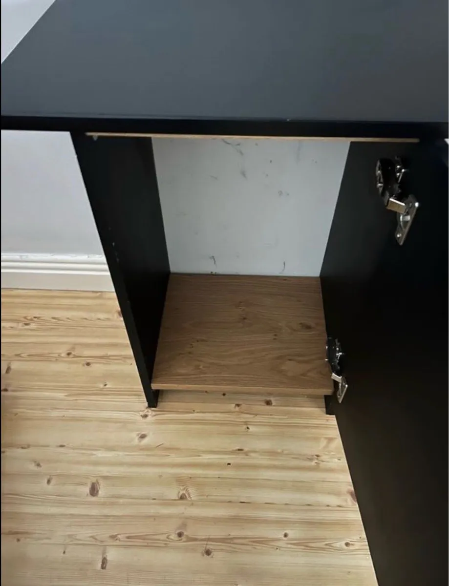 Storage unit - Image 2