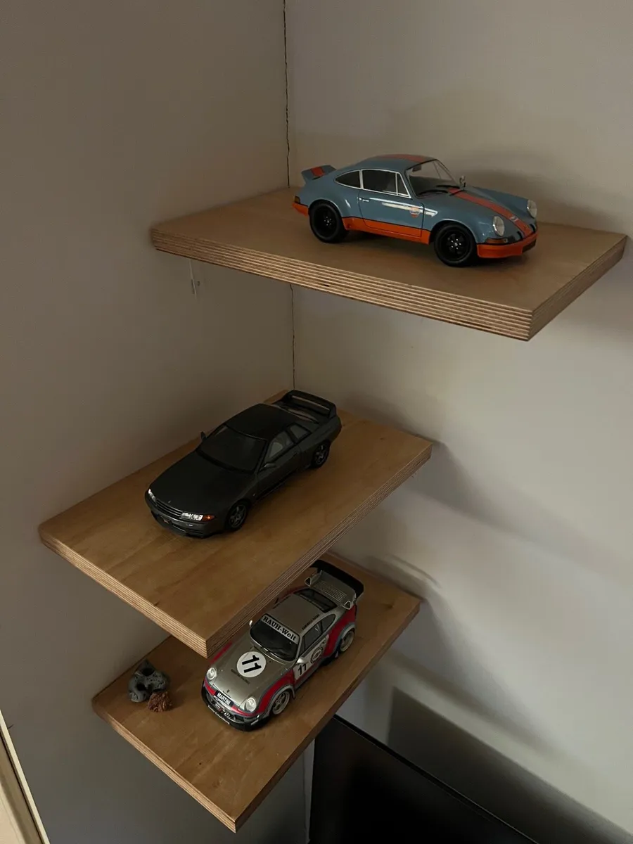 Plywood shelves x3 - Image 1