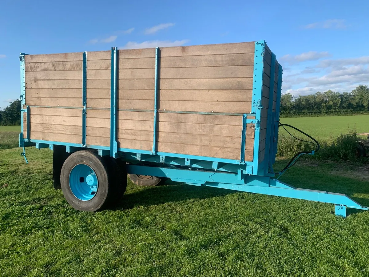 Grain trailer - Image 1