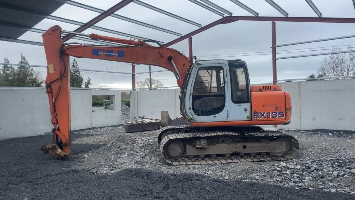 Fiat Hitachi 135 - Image 1