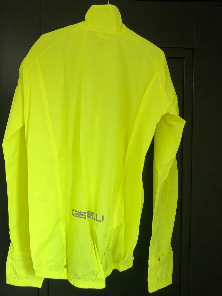 BNWT Castrelli Emergency Rain Jacket - Image 3