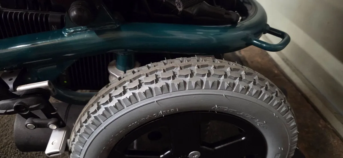 Electric wheelchair - Image 2