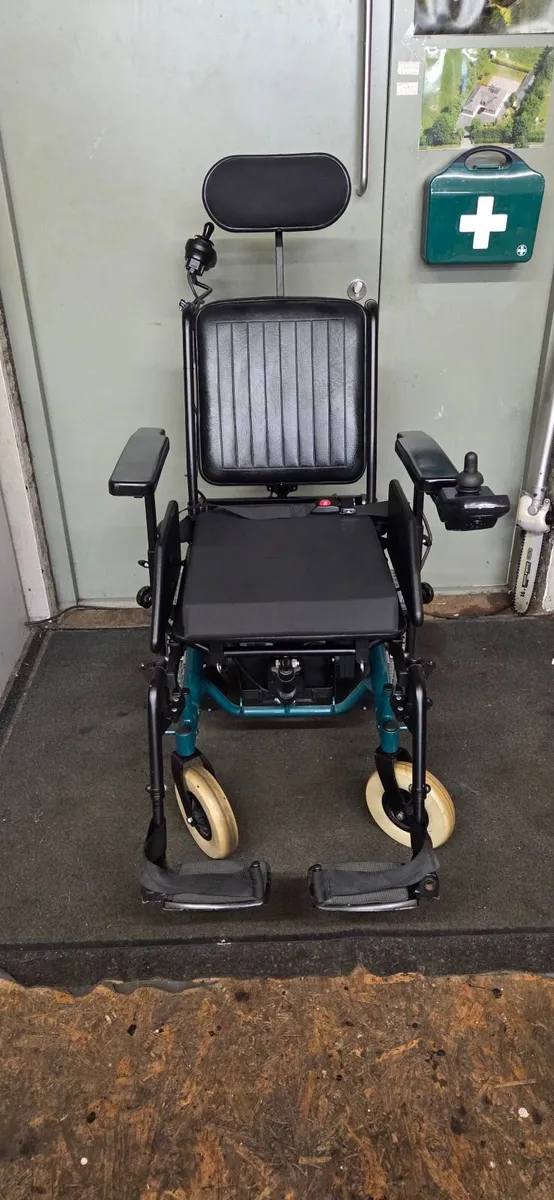 Electric wheelchair - Image 4