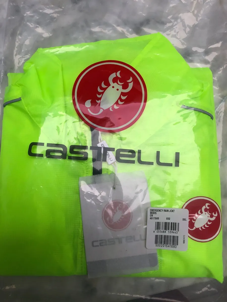 BNWT Castrelli emergency rain jacket - Image 4