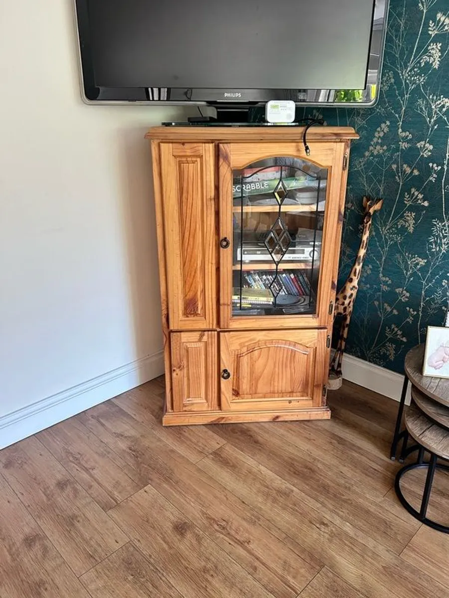 Tv/cd cabinet - Image 1