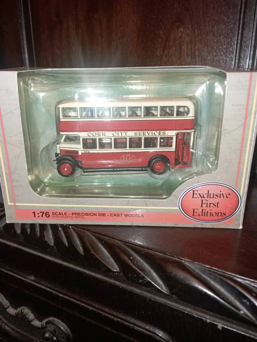 CORGI EXCLUSIVE FIRST EDITION  MODLE BUSES - Image 2