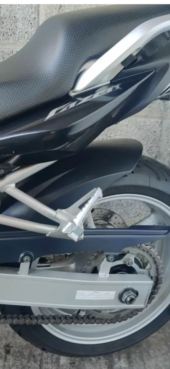 YAMAHA Fazer 600 - Image 2