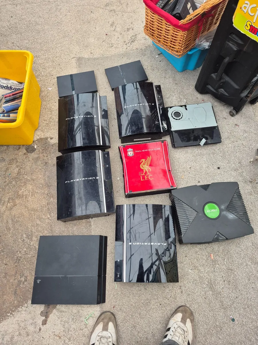 Gaming consoles mixed spares or repair - Image 1