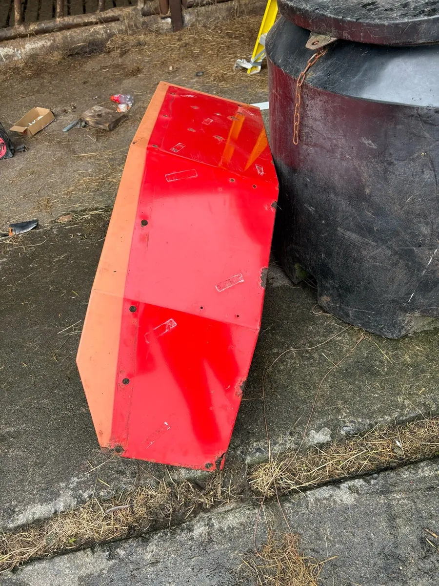 Zetor mud guards & slurry pipe stand - Image 1