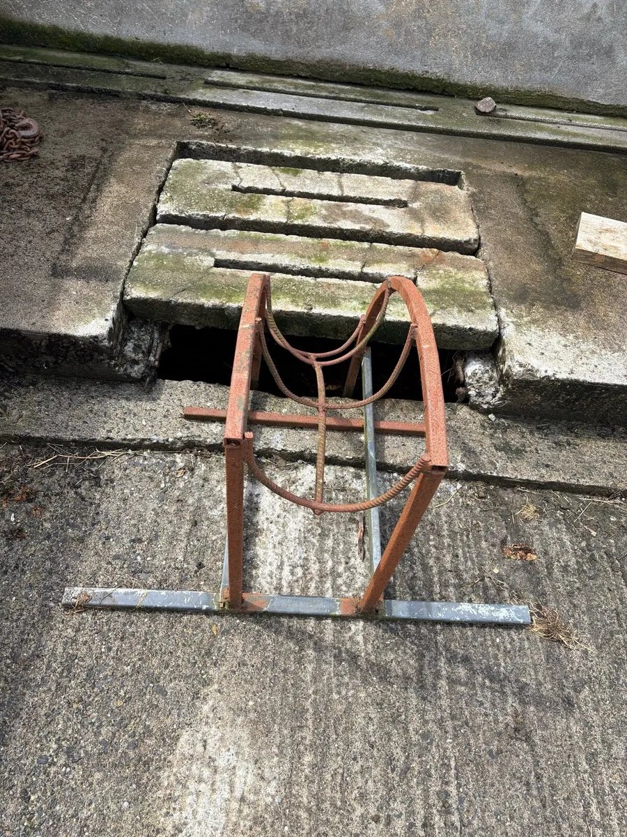 slurry pipe stand - Image 2