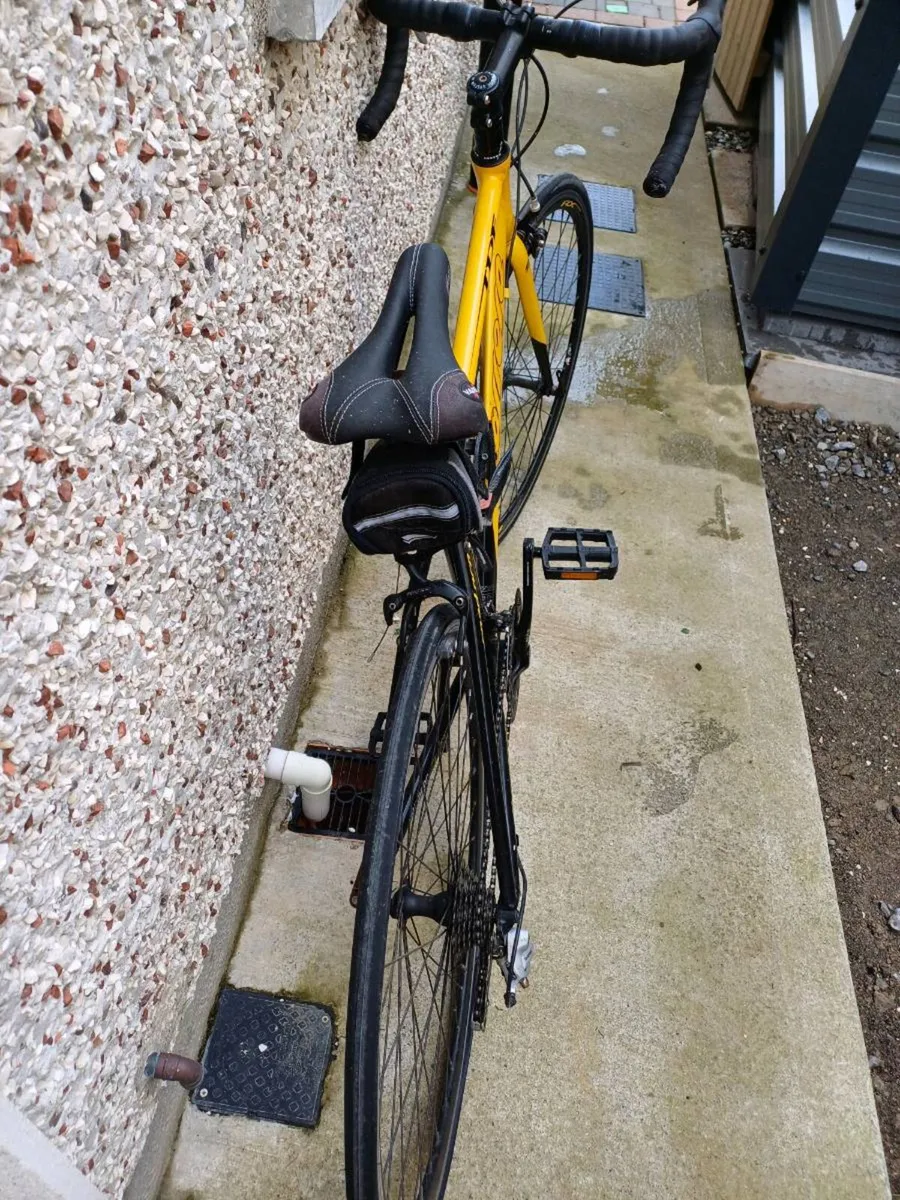 Carerra mens road bike - Image 3