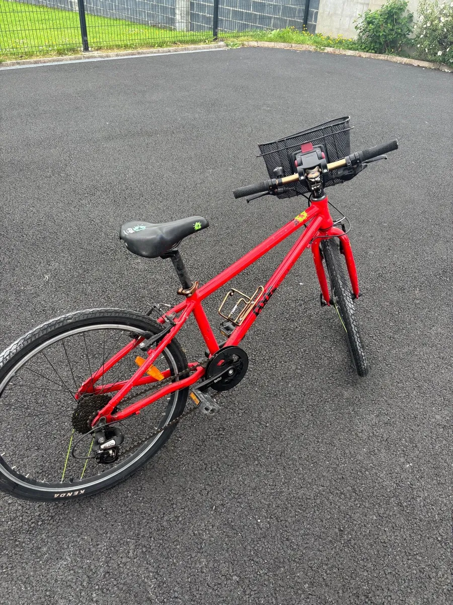 Frog 62 Kids Bike (Red) - Image 2