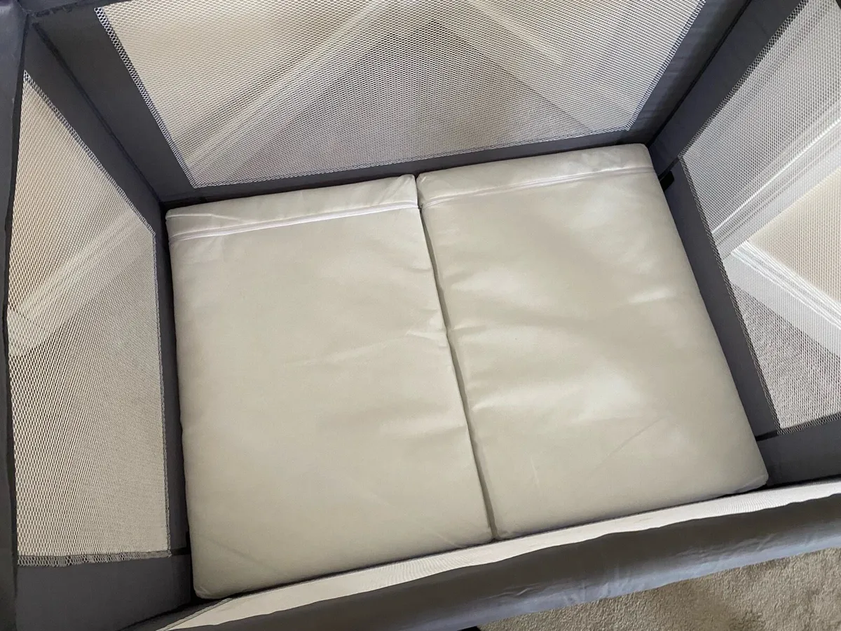 Babylo travel cot with mattress - Image 3