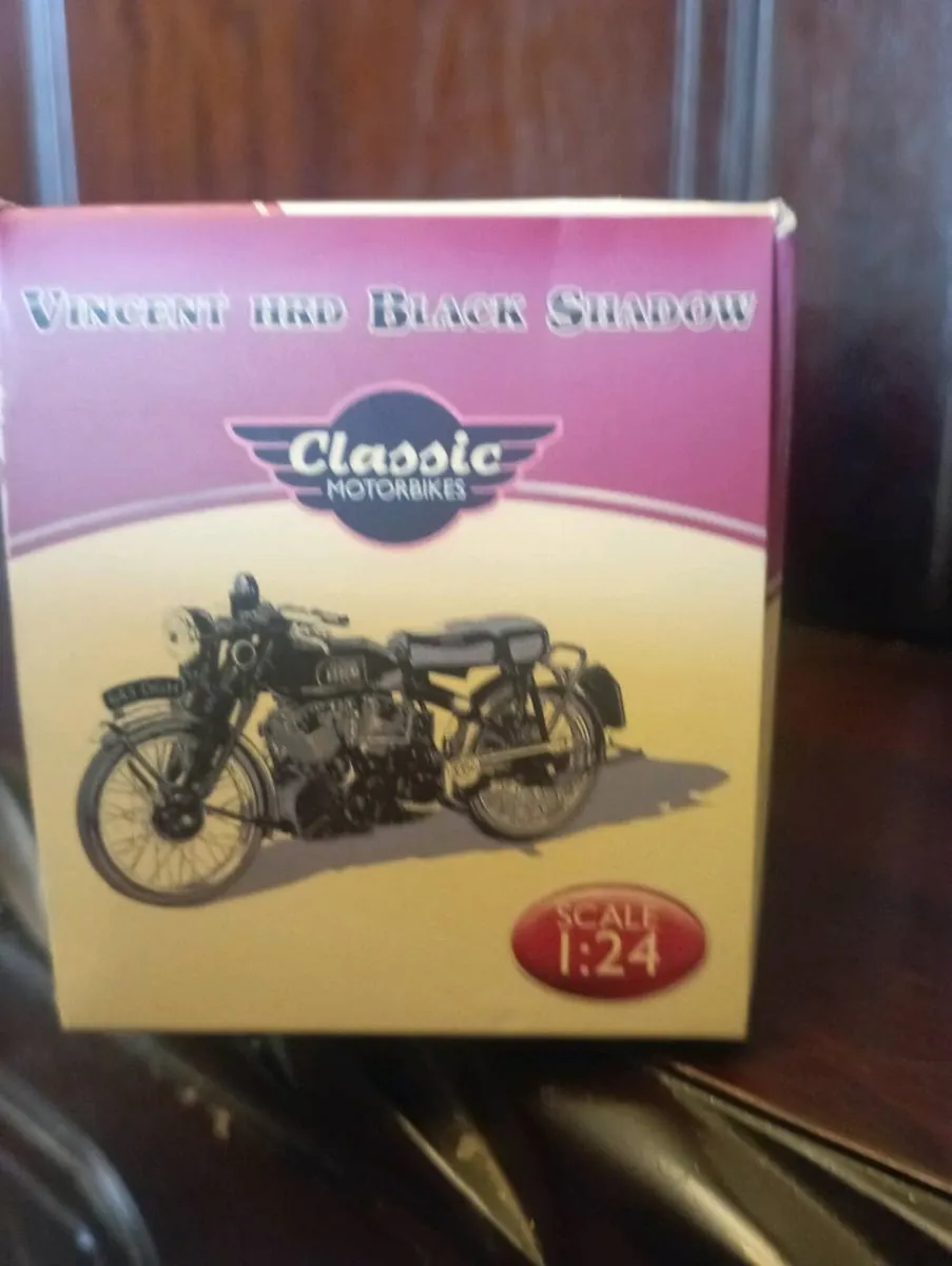 VINTAGE CLASSIC DIE--CAST HRD BLACK SHADOW   🛵 - Image 4
