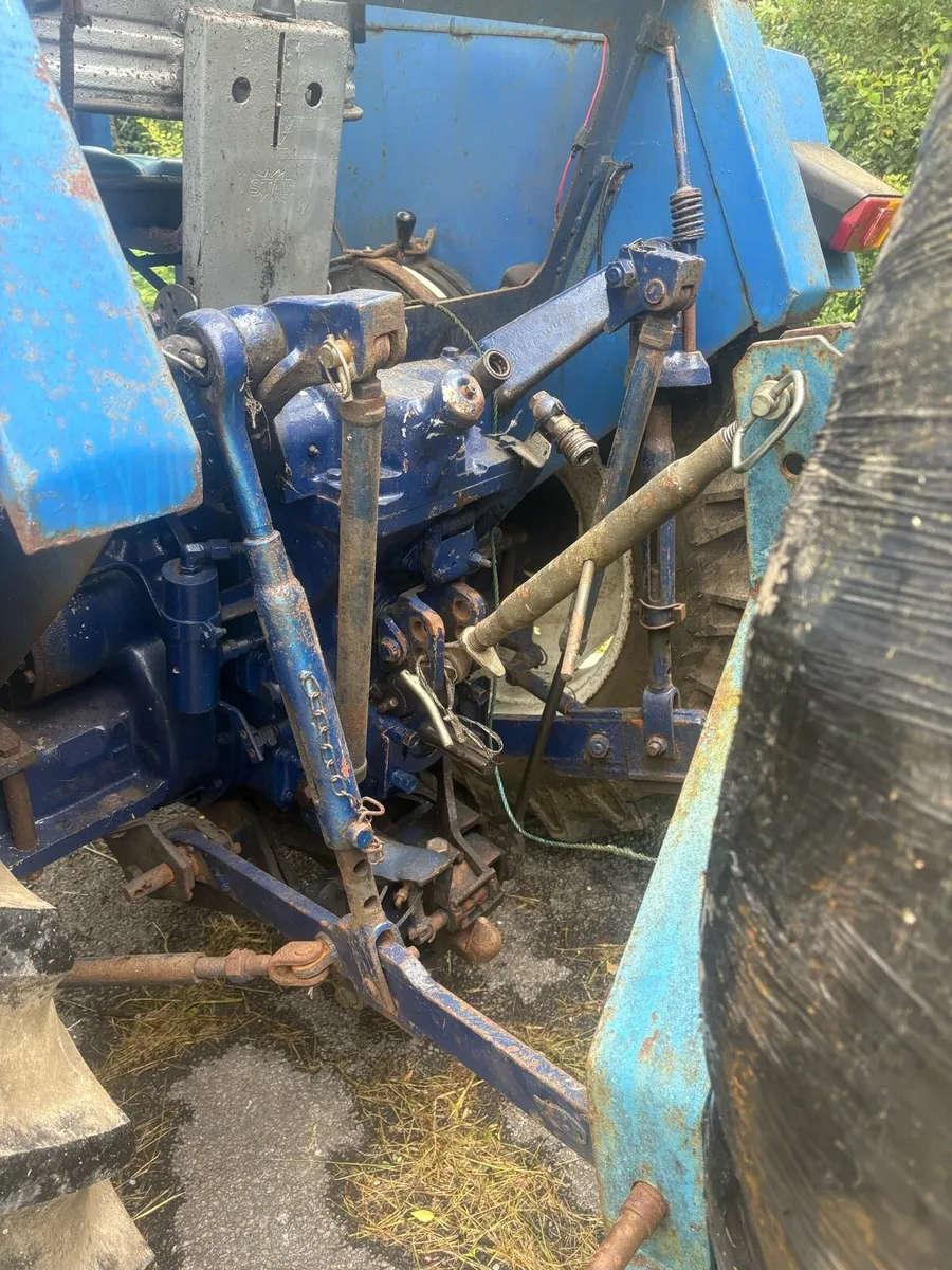 Leyland 272 synchro / grass harrows - Image 3