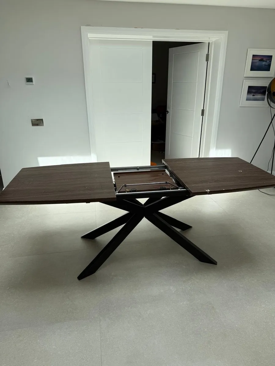 Kitchen table - Image 2