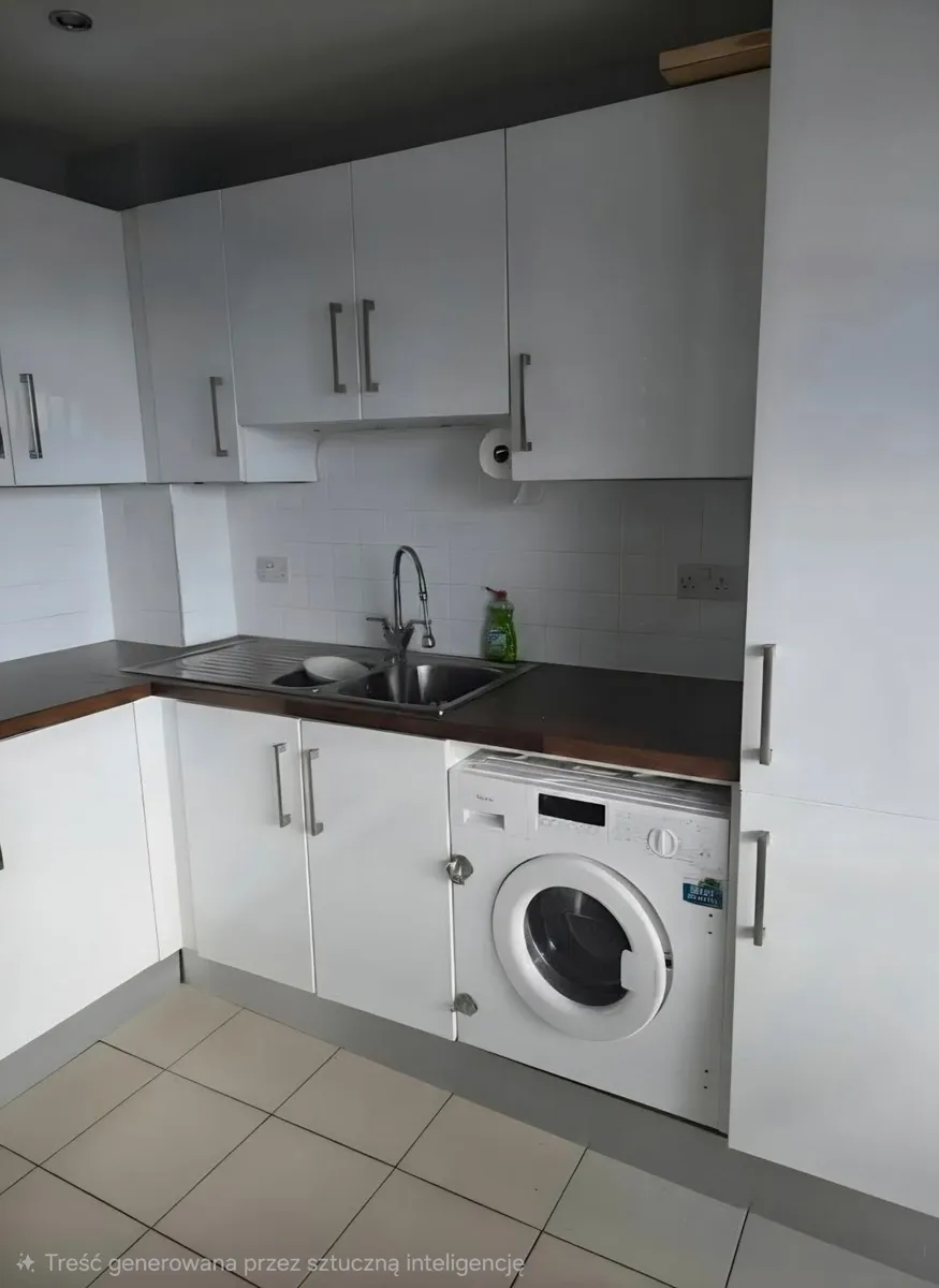 Kitchen with equipment - Image 1