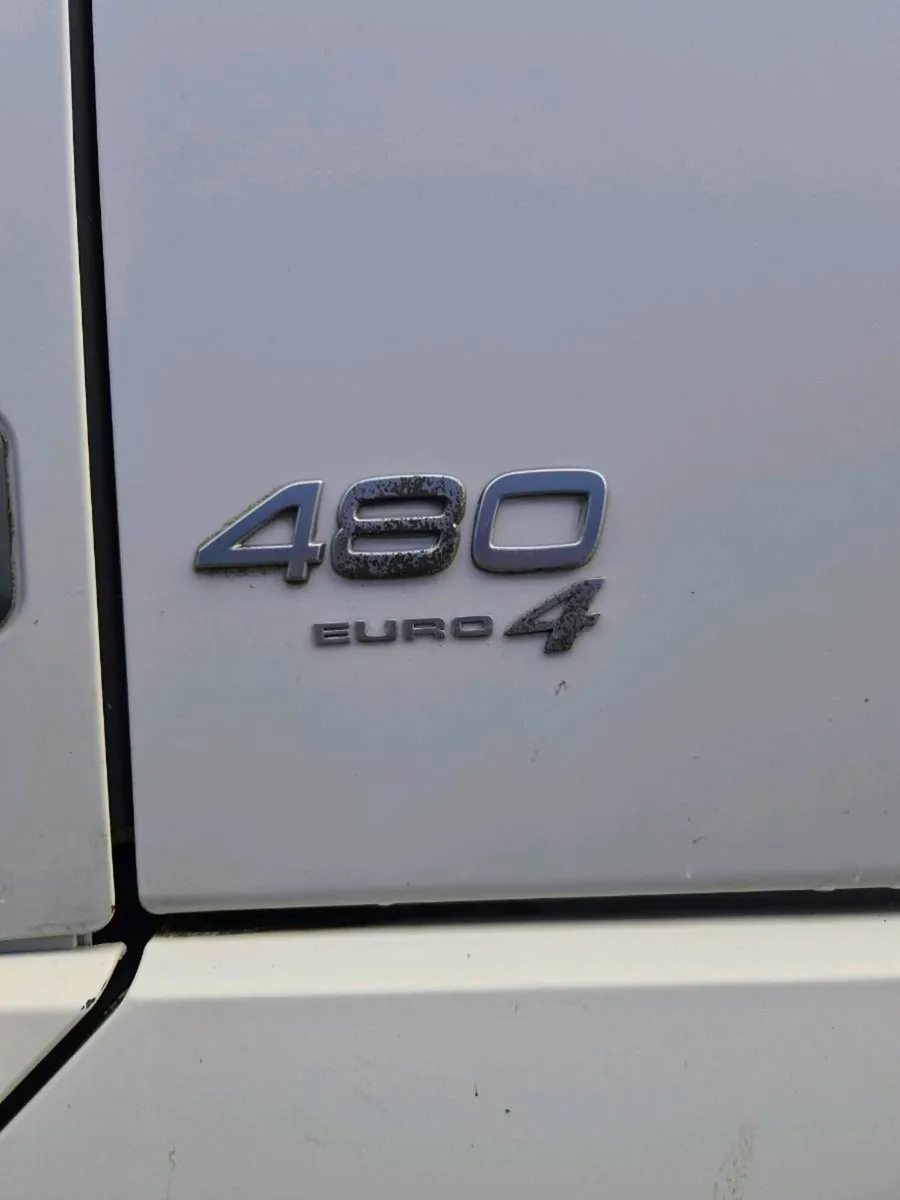 2 volvo units - Image 4
