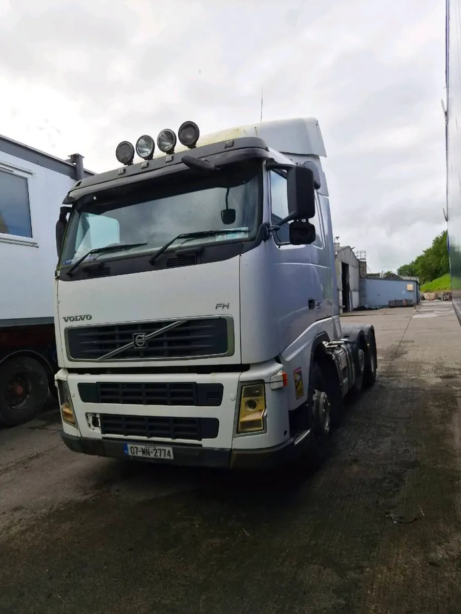 2 volvo units - Image 1