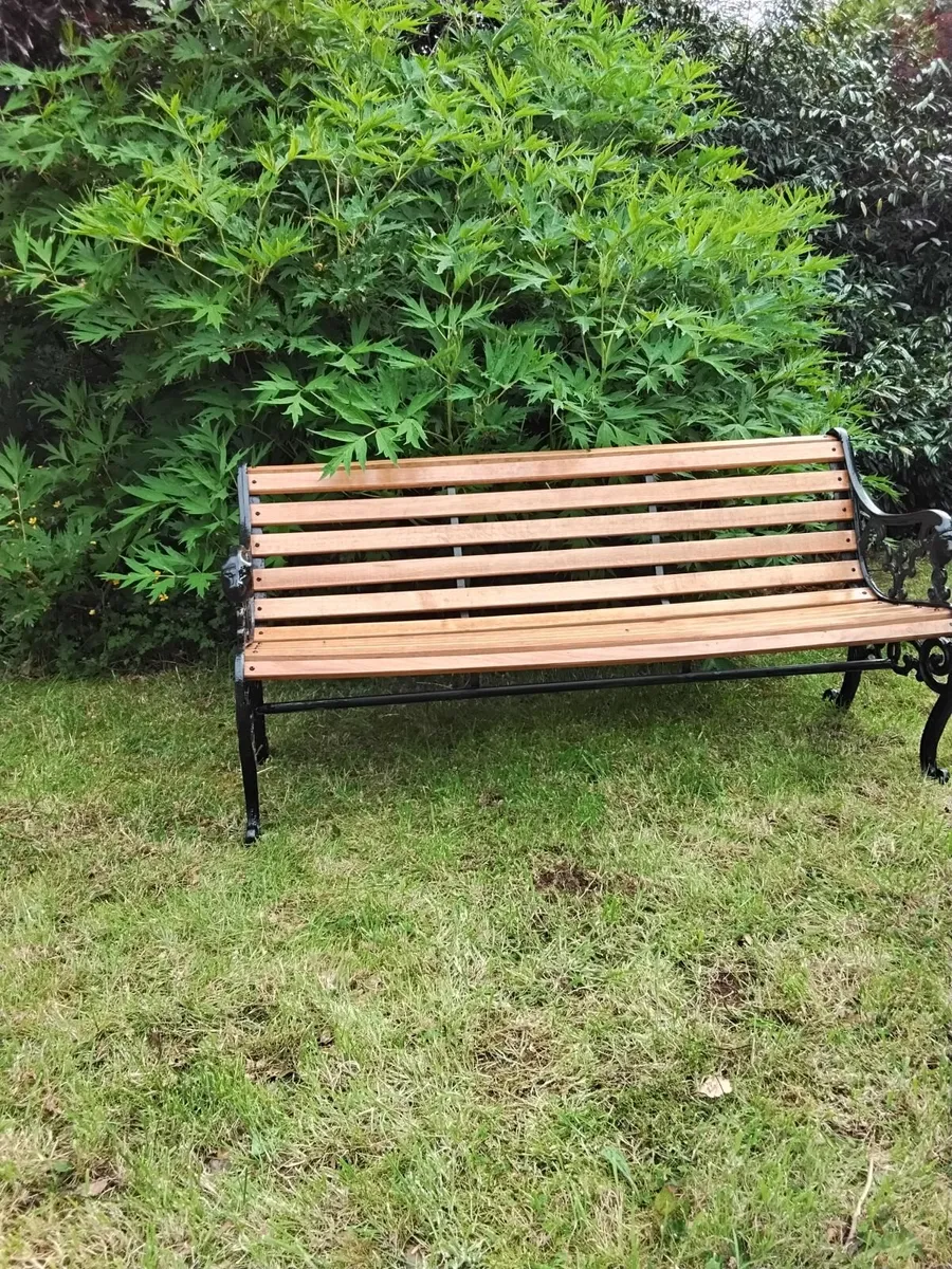 Cast iron and oak garden bench - 5ft - Image 3