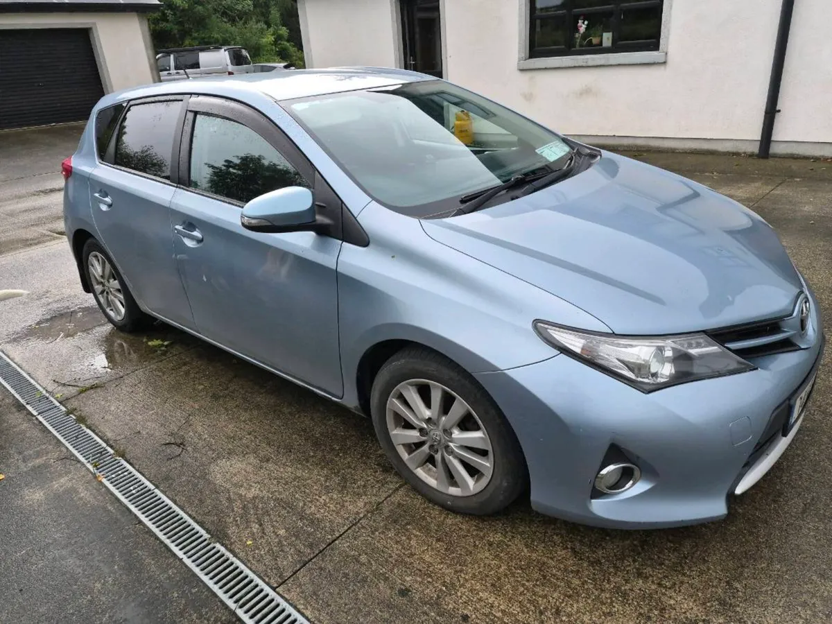 Toyota Auris Van - Image 2