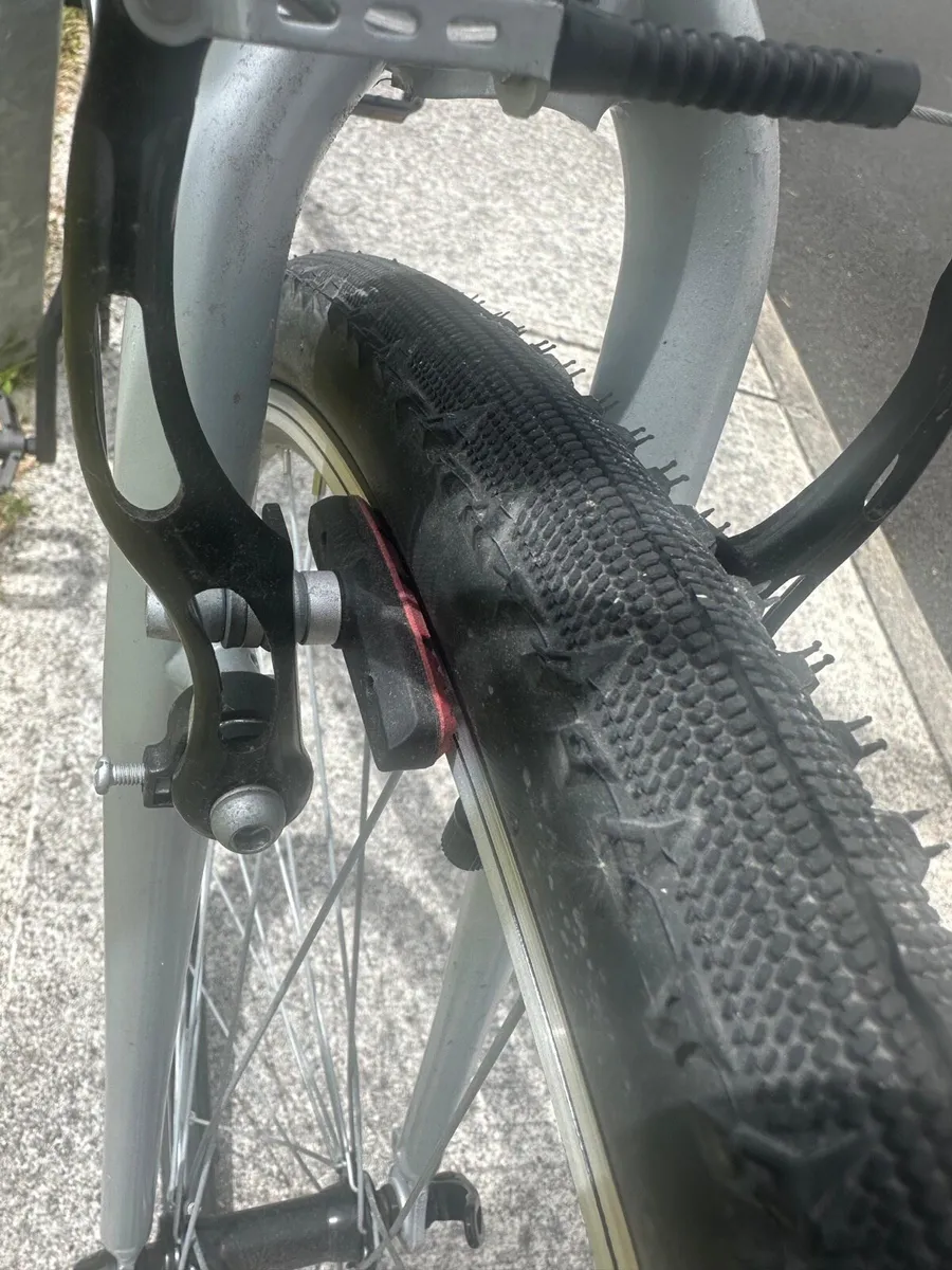 RIVERSIDE Hybrid Bike Grey - 120 Series - Image 4