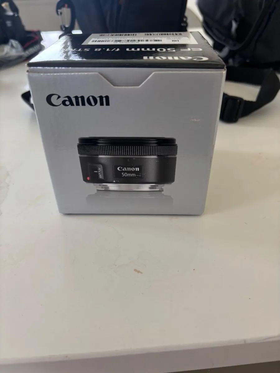 Canon EOS 750D DSLR Camera Bundle – Excellent Cond - Image 1