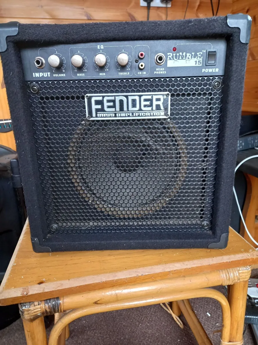 Fender Rumble 15watt bass amp. - Image 2